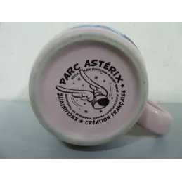 MUG PARC ASTERIX 50CL  JE SUIS BELLE ET REBELLE HT 13CM