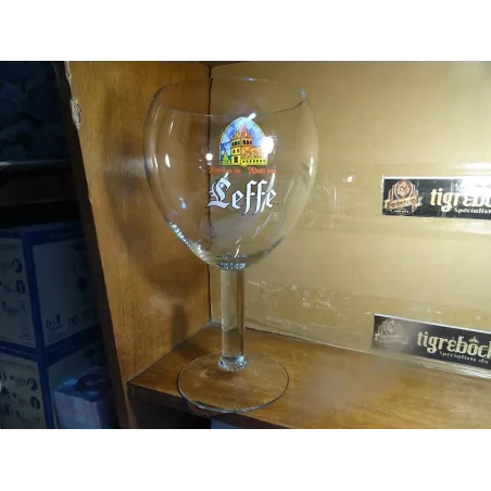 1 VERRE LEFFE 3 LITRES