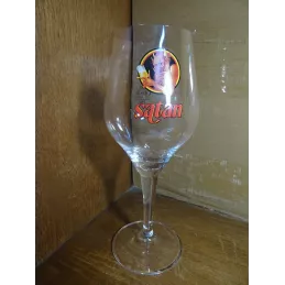 1 VERRE SATAN 33CL HT 23.20CM