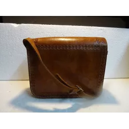 SACOCHE EN CUIR  24CM X20CM
