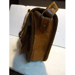 SACOCHE EN CUIR  24CM X20CM