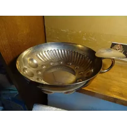 ANCIEN  TRES GRAND TASTEVIN EN METAL ARGENTE  NON POINCONNE  poinconné  --