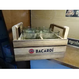 1 CASIER BACARDI EN BOIS +4 VERRES 36CL 23.50CM X20CM  HT 15.50CM