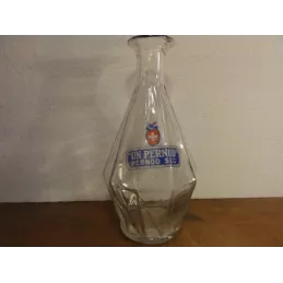 1 CARAFE  UN PERNOD 