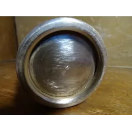 UNE TIMBALE DONALD EN METAL ARGENTE  HT 8CM  AVEC UN POINSON