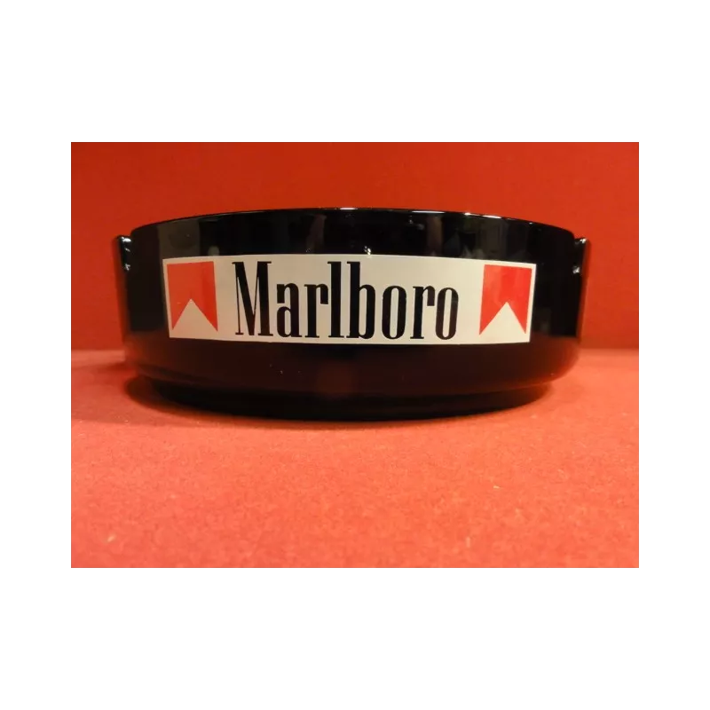 1 CENDRIER MARLBORO