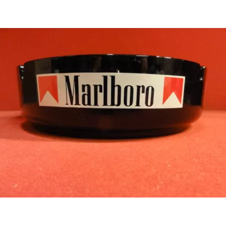 1 CENDRIER MARLBORO