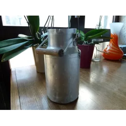 POT A LAIT  HT 22CM  DIAMETRE 12.50CM