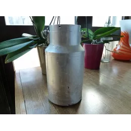 POT A LAIT  HT 22CM  DIAMETRE 12.50CM