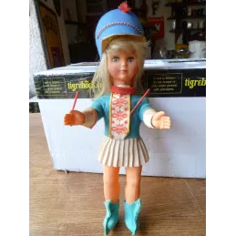 POUPEE  MAJORETTE  ANCIENNE  HT 35.50CM