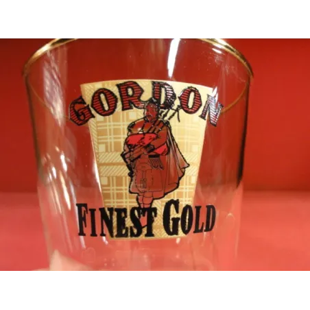 1 VERRE GORDON FINEST GOLD 33 CL