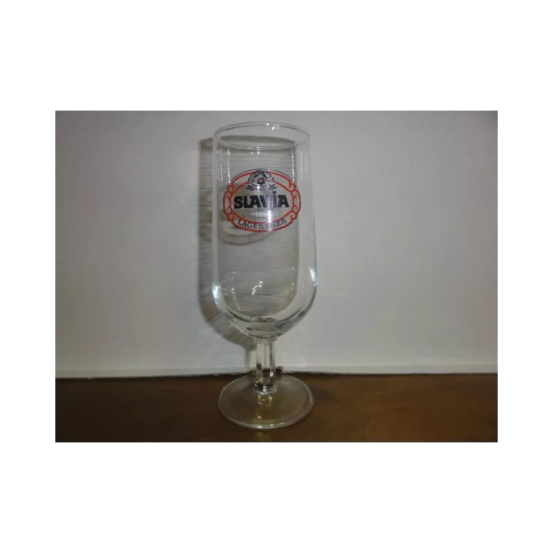 1 VERRE SLAVIA  LAGER BEER 25CL 