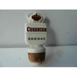 DOSEUR  CUSENIER COGNAC EN PORCELAINE