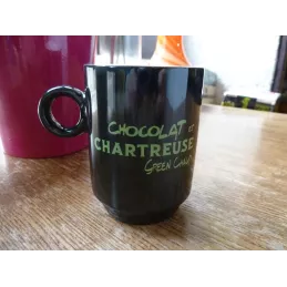 PETIT MUG CHARTREUSE HT 9.10CM DIAMETRE 6.50CM