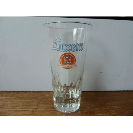 1 VERRE LUXEM 25/30CL HT 15.70CM