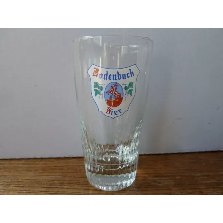 1 VERRE  RODENBACH 33CL HT 14.50CM