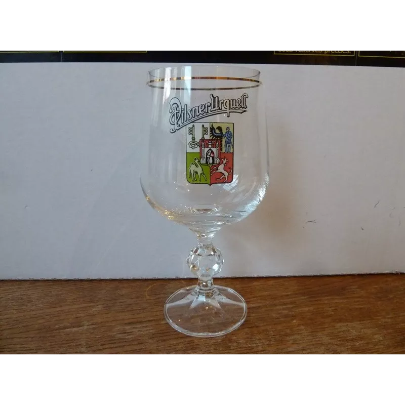 1 VERRE PILSNER URQUELL 25/30CL 1 VERRE PILSNER URQUELL 25/30CL