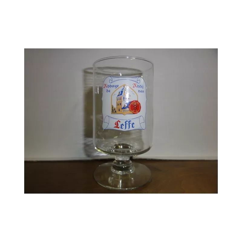 1 VERRE LEFFE COLLECTOR 25CL