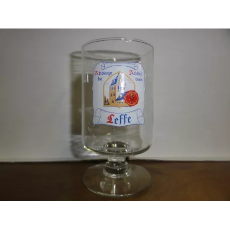 1 VERRE LEFFE COLLECTOR 25CL