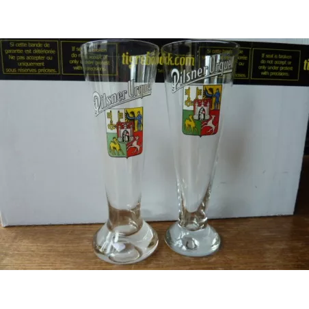 2 VERRES PILSNER URQUELL DIFFERENTS 25/30CL 20.40CM ET 20.60CM