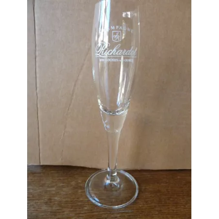 4 FLUTES CHAMPAGNE RICHARDOT  10CL HT 19.80CM