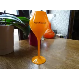 6 FLUTES  VEUVE CLIQUOT 20/22CL