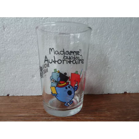 1VERRE  A MOUTARDE MADAME  AUTORITAIRE  MONSIEUR COSTAUD HT 9.70CM