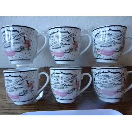6 TASSES  A CAFE  MACARONS &CUPCAKES