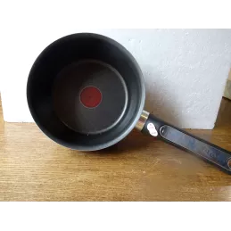 CASSEROLE  TEFAL AVEC COUVERCLE  DIAMETRE 18CM