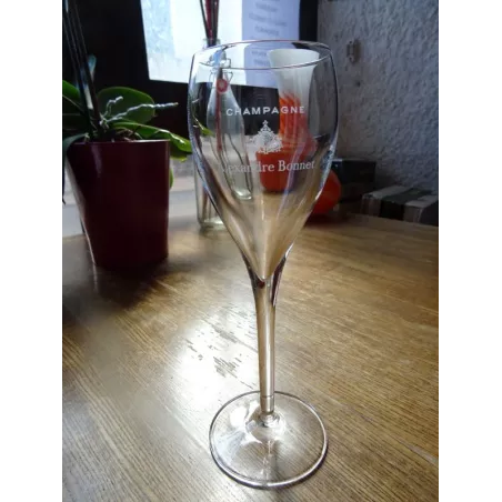 5 FLUTES  CHAMPAGNE  BONNET  12CL HT 16.80CM