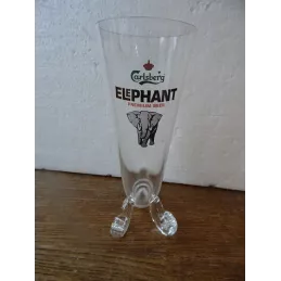 1 VERRE CORNE CARLSBERG  ELEPHANT BEER HT 17.20CM