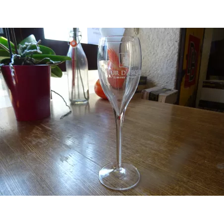 6 FLUTES  SIEUR D'ARQUES VINS DE LIMOUX 10CL HT.18.20CM