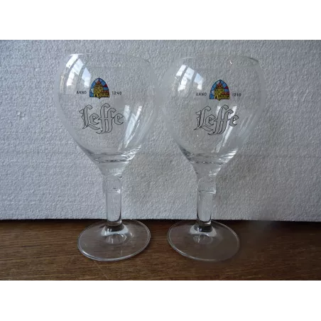 2 VERRES LEFFE 33CL  NOUVEAU MODELE  HT 19.50CM