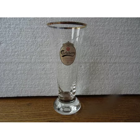 1 VERRE CARLSBERG  20CL HT 17.40CM