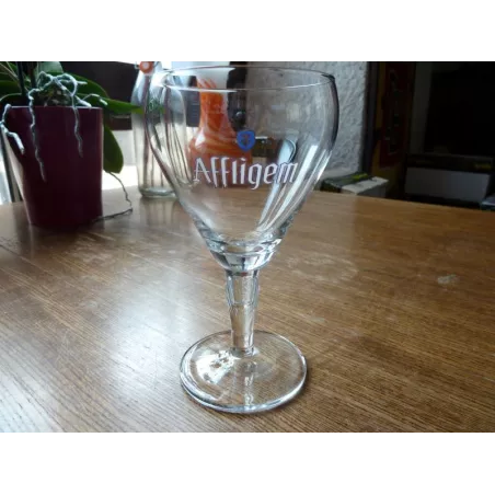 1 VERRE AFFLIGEM 15CL NOUVEAU LOGO HT 15.20CM