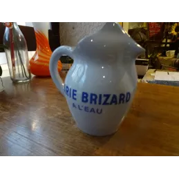 PICHET MARIE BRIZARD 1 LITRE  HT 19CM