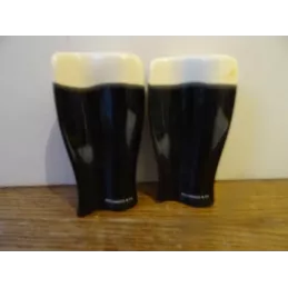 SEL+ POIVRE GUINNESS  HT 9.60CM EN CERAMIQUE