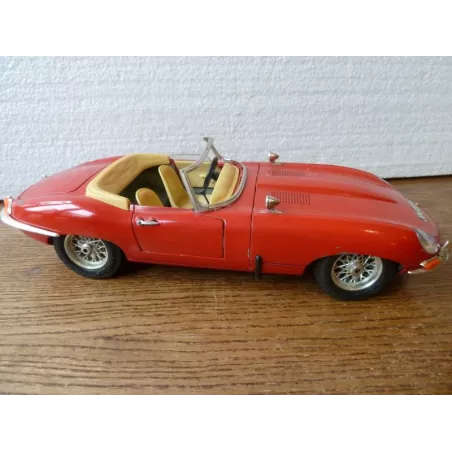 VOITURE  JAGUAR 1/18 BURAGO  LONGUEUR 26CM