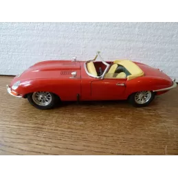 VOITURE  JAGUAR 1/18 BURAGO  LONGUEUR 26CM