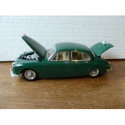 VOITURE  JAGUAR 1/18 MAISTO LONGUEUR 25CM