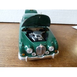 VOITURE  JAGUAR 1/18 MAISTO LONGUEUR 25CM