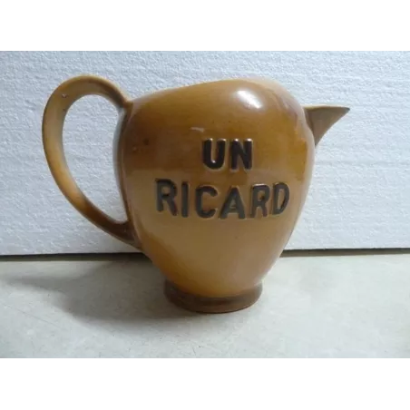 PICHET UN RICARD  1 LITRE  PETIT PIED  N°2