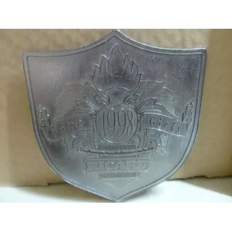 PLAQUE  RICARD  FINE GIRLS 1998  17.50CM X18.50CM
