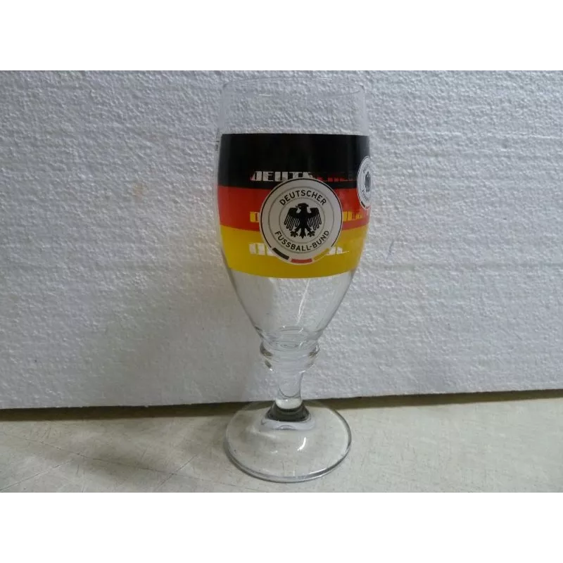 1 VERRE FUSSBALL-BUND 30CL HT 18.80CM 1 VERRE FUSSBALL-BUND 30CL HT 18.80CM