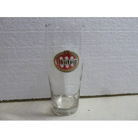 1 VERRE MUTZIG  50CL HT 18.50CM