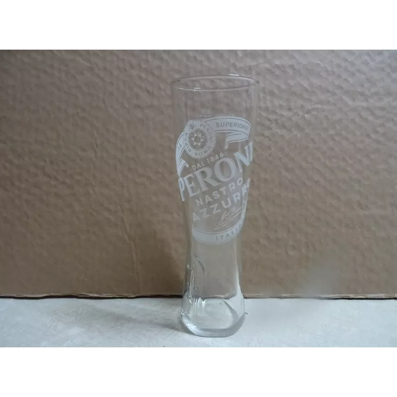 1 VERRE PERONI 50CL HT 23CM NOUVEAU MODELE 1 VERRE PERONI 50CL HT 23CM NOUVEAU MODELE