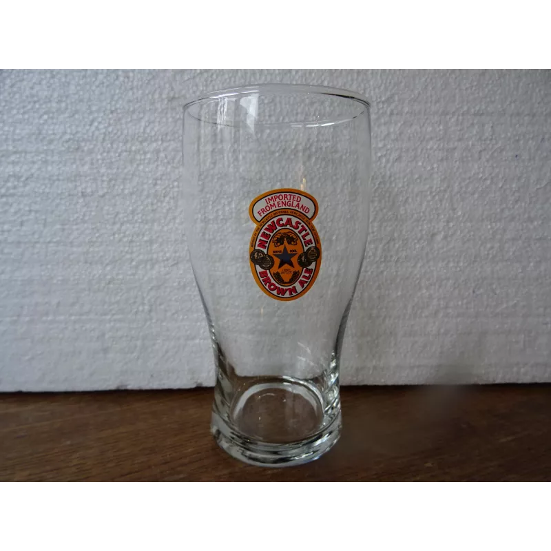 1 VERRE NEWCASTLE-BROWN ALE 50CL HT 15.70CM 1 VERRE NEWCASTLE-BROWN ALE 50CL HT 15.70CM