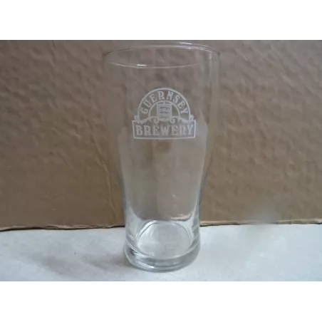 1 VERRE GUENSEY 50CL HT 15.70CM
