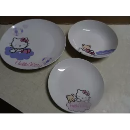 HELLO KITTY  2 ASSIETTES PLATES DIAMETRE 26CM ET 18.50CM + 1 ASSIETTE CREUSE DIAMETRE 20.40CM
