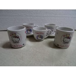 HELLO KITTY  LE LOT 7 PIECES